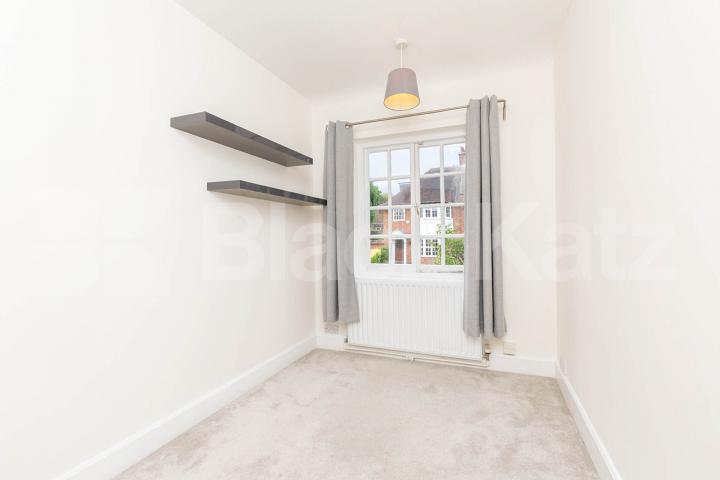 Stunning House on a private residential street located in Muswell hill Cascade Avenue, Muswell Hill 